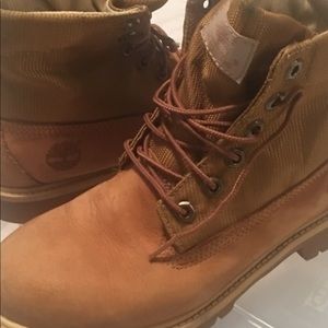 Timberland Boots unisex 6Men fits size 8-9 woman